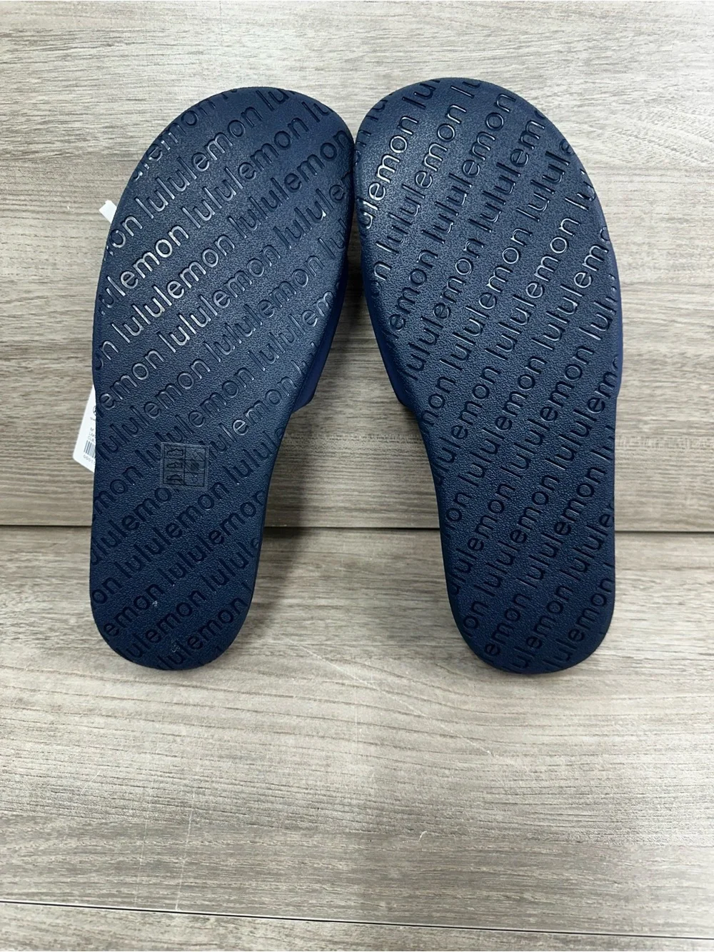Lululemon MEN Restfeel slide PRIDE Size 10- NWT